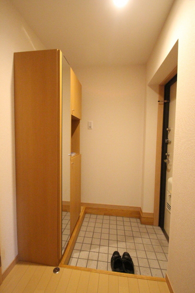 (7/18) 玄関 (7/18) 玄関