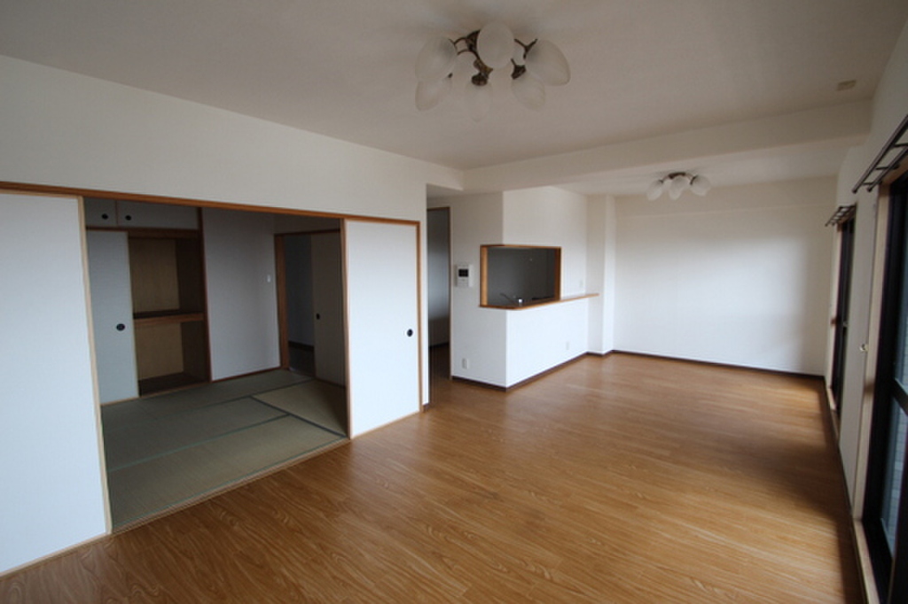 (2/21) 居室・リビング (2/21) 居室・リビング