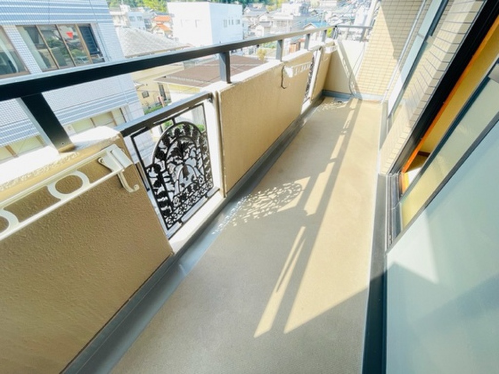 (13/26) バルコニー