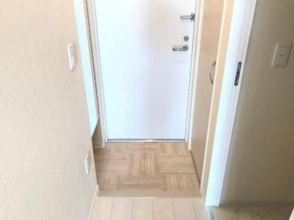 (9/26) 玄関 (9/26) 玄関