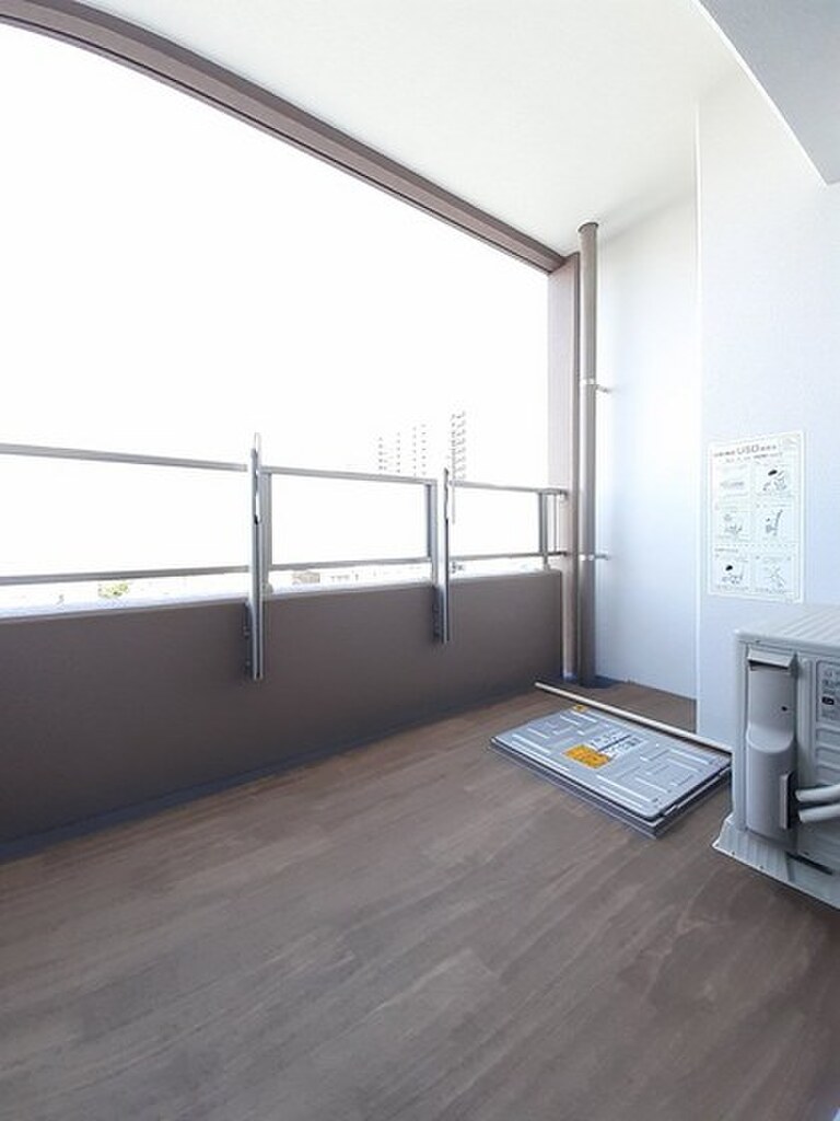 (14/20) バルコニー