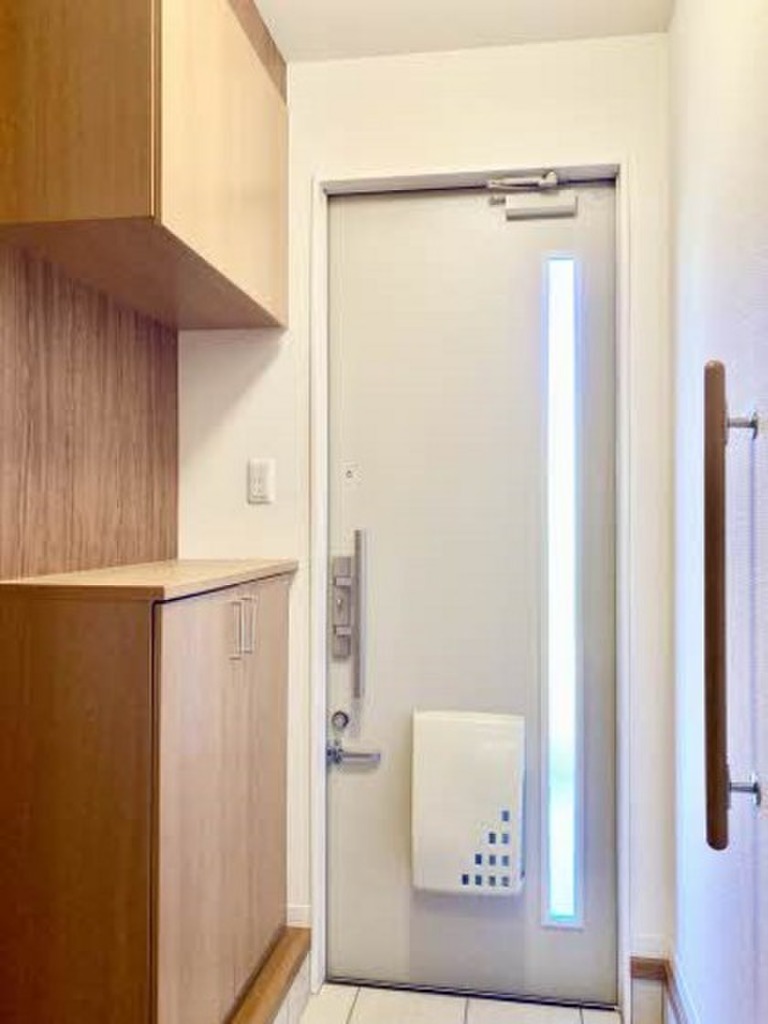 (12/18) 玄関 (12/18) 玄関