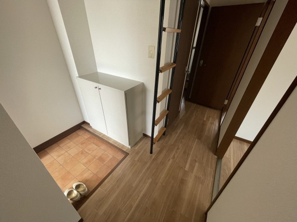 (16/19) 玄関 (16/19) 玄関