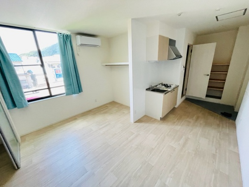 (2/18) 居室・リビング (2/18) 居室・リビング