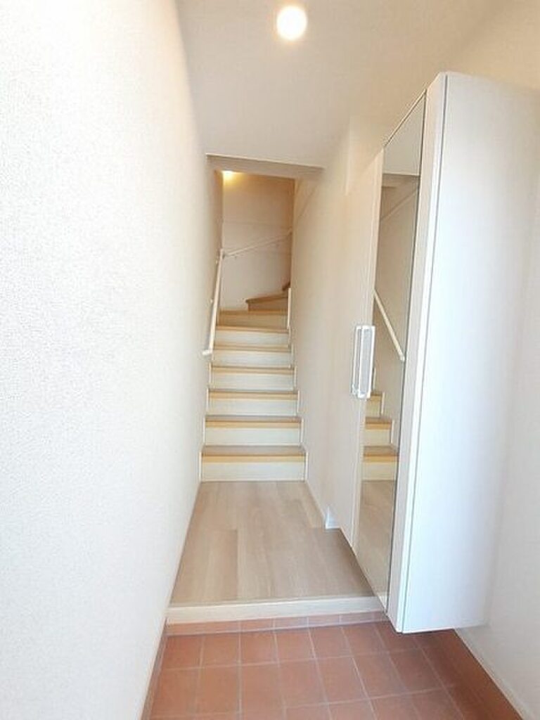 (11/15) 玄関 (11/15) 玄関