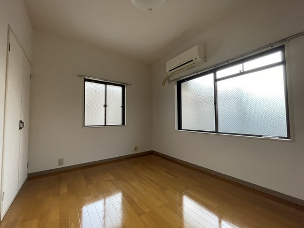 (2/18) 居室・リビング (2/18) 居室・リビング