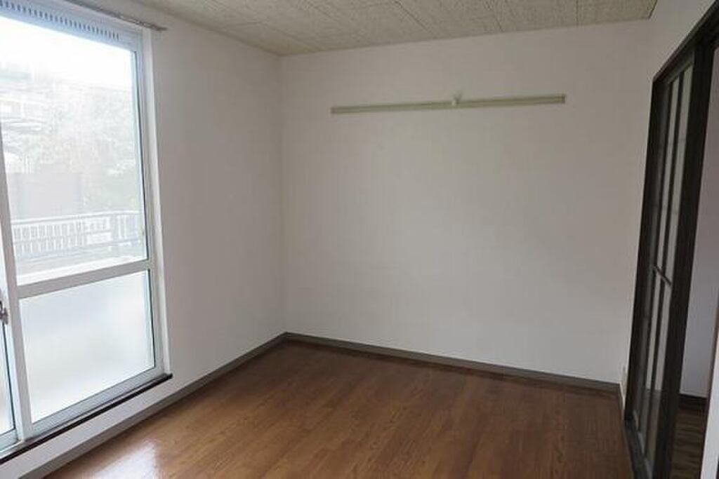 (2/18) 居室・リビング (2/18) 居室・リビング