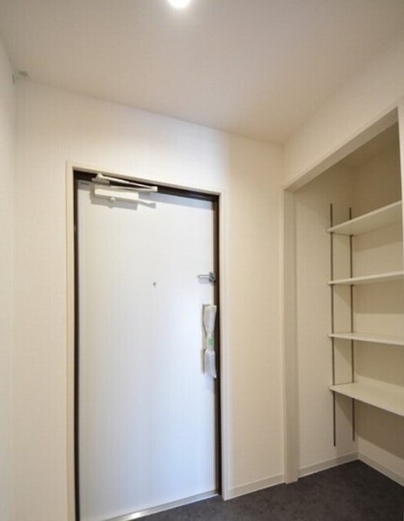 (9/22) 玄関 (9/22) 玄関