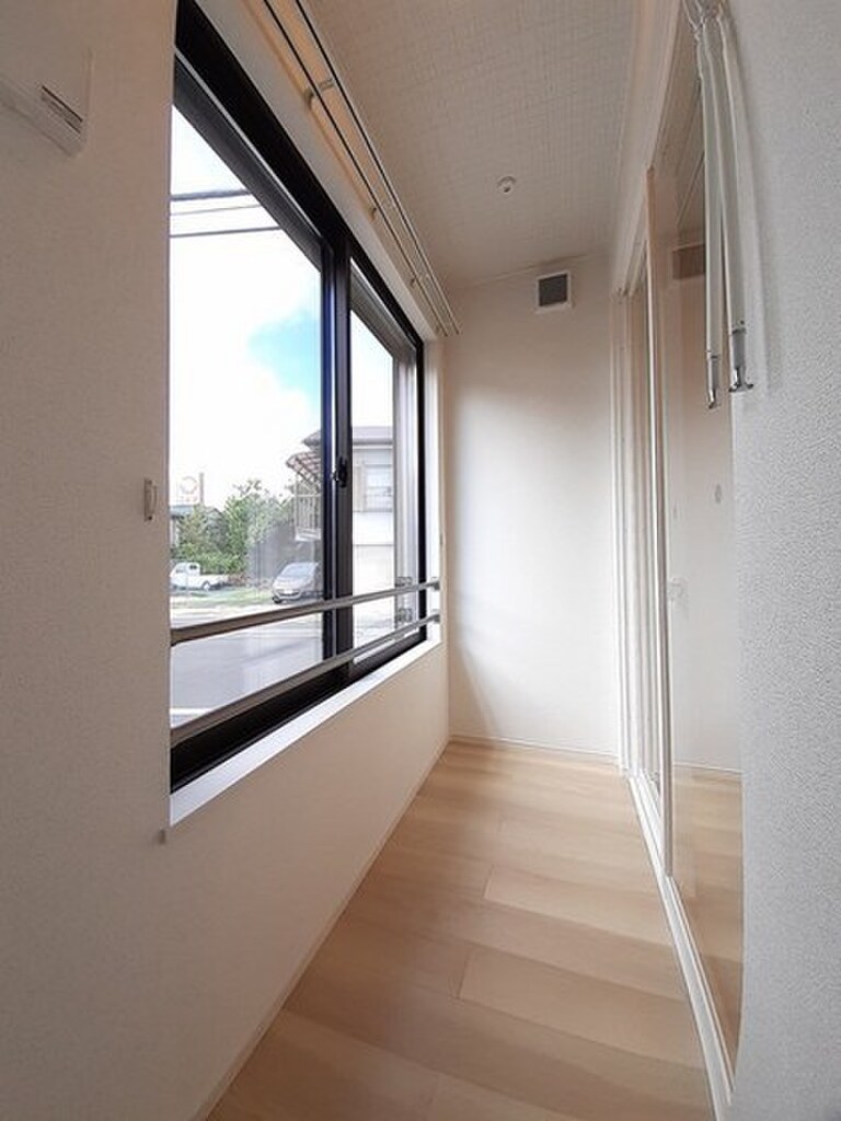 (13/15) バルコニー