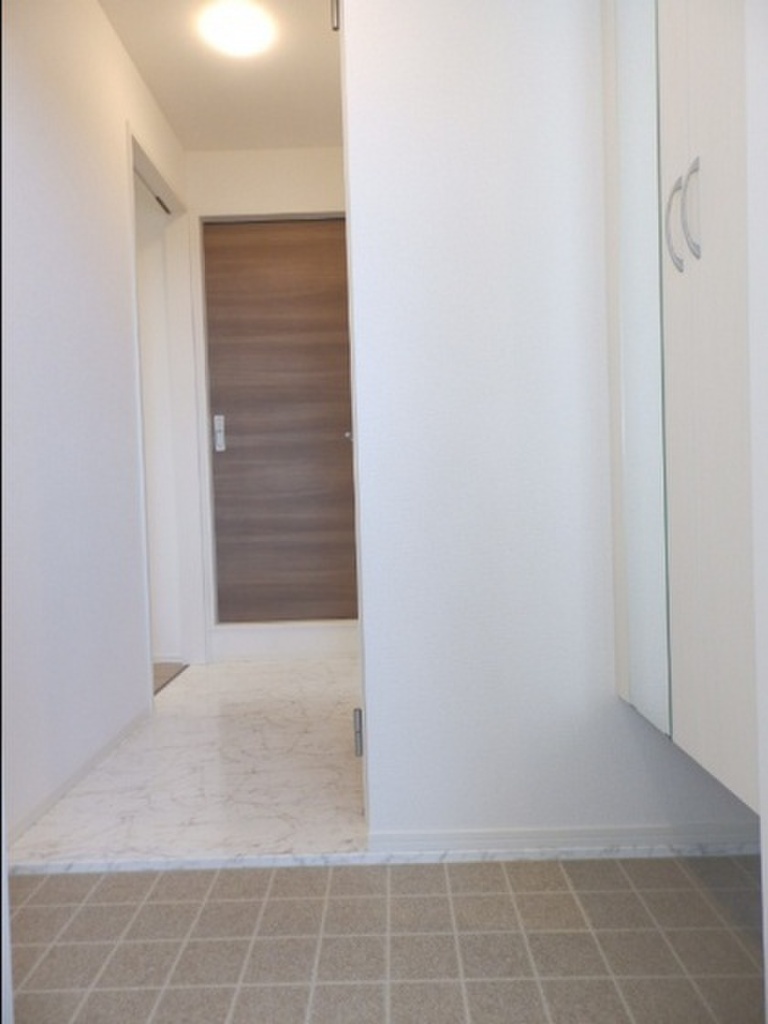 (10/18) 玄関 (10/18) 玄関