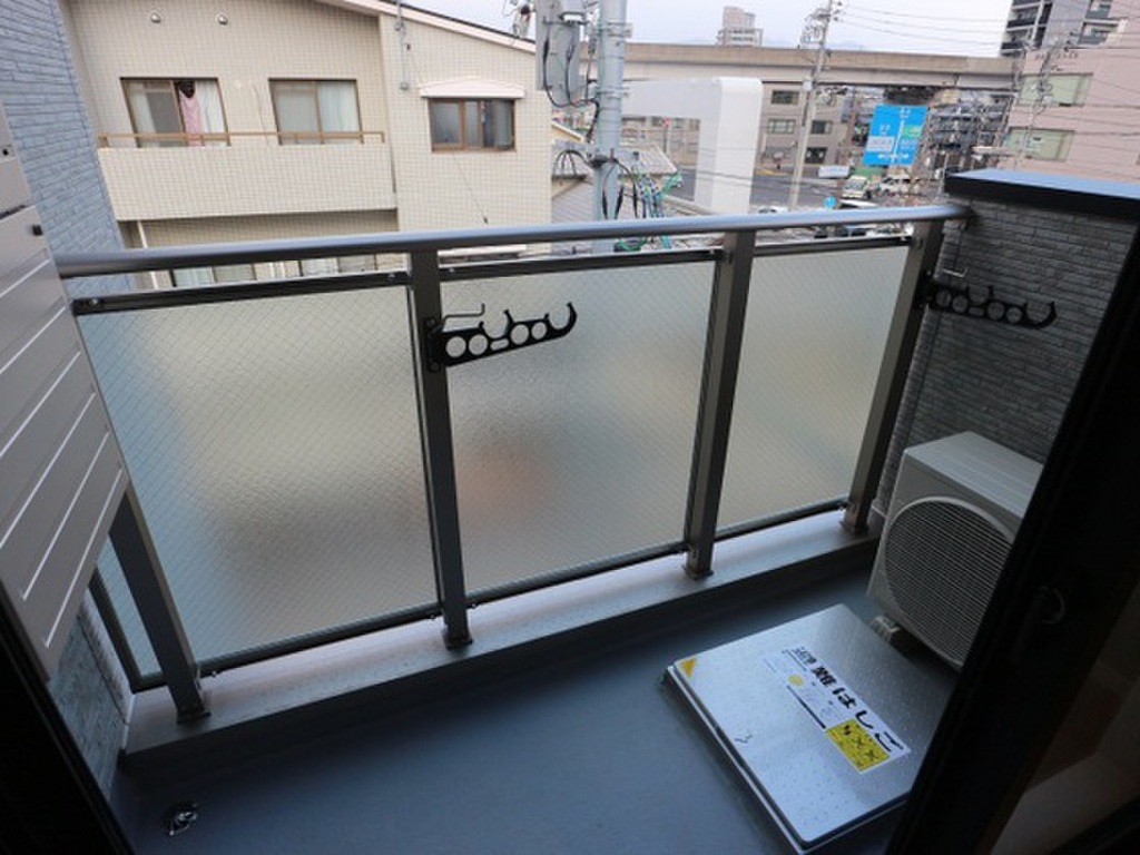 (13/21) バルコニー