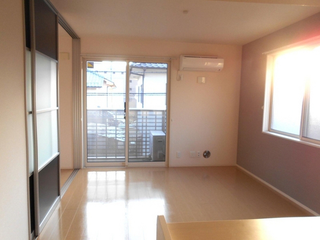 (2/20) 居室・リビング (2/20) 居室・リビング