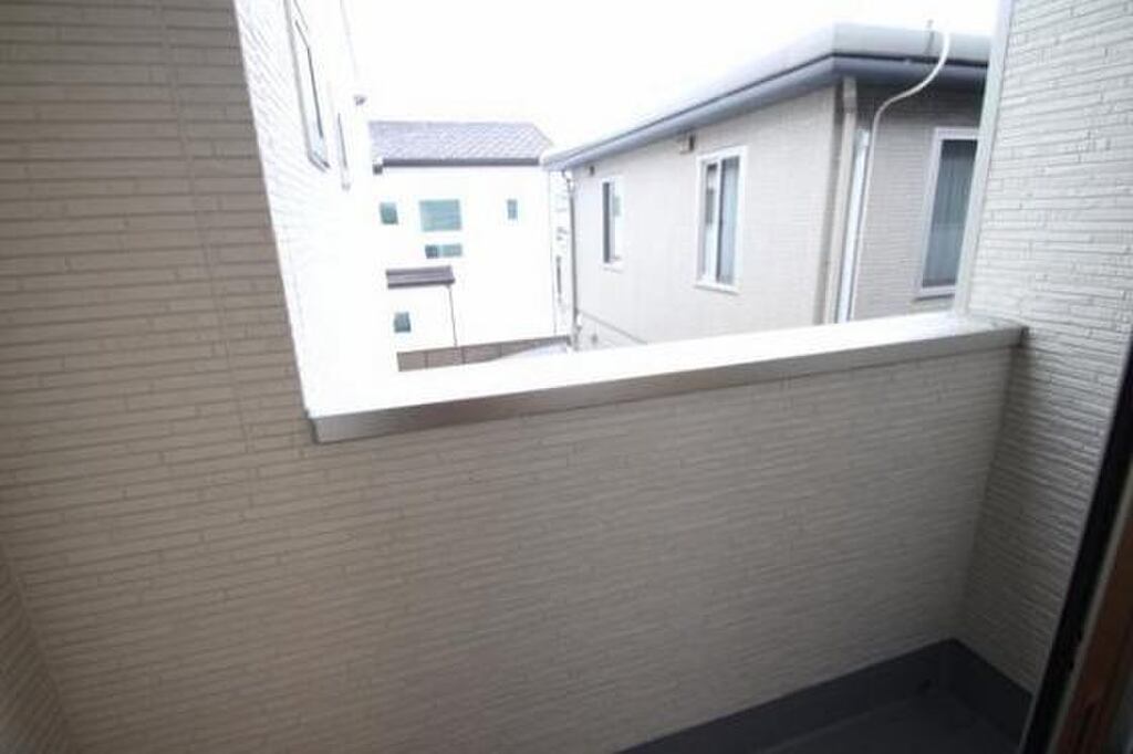 (13/23) バルコニー