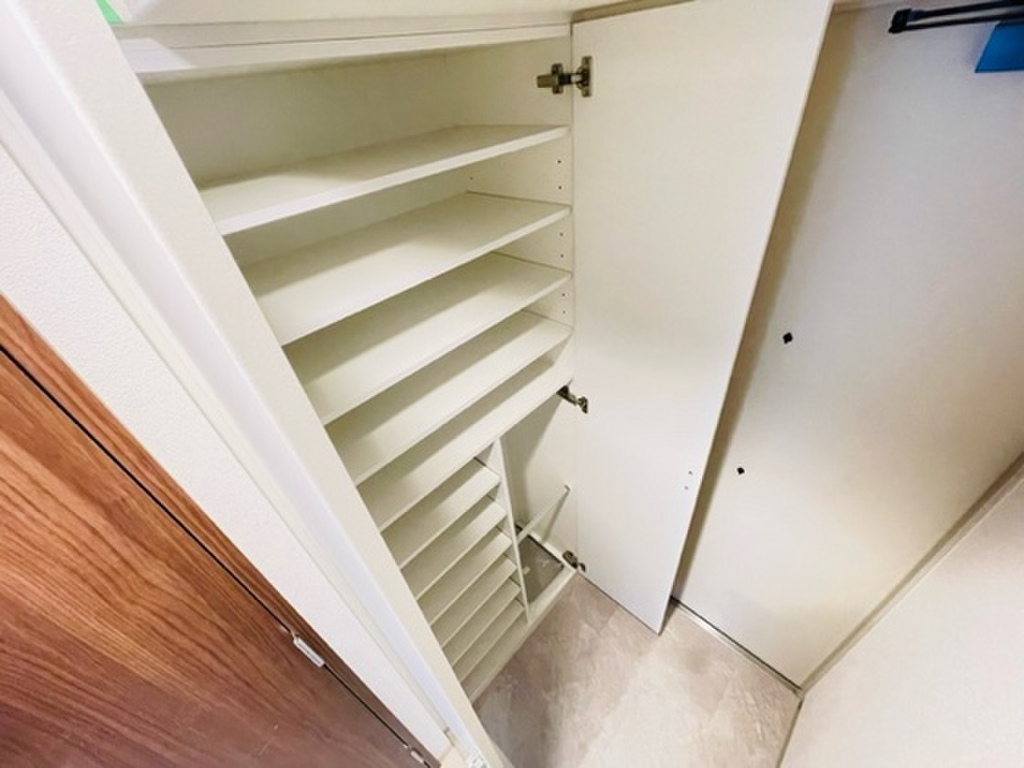 (8/20) 玄関 (8/20) 玄関