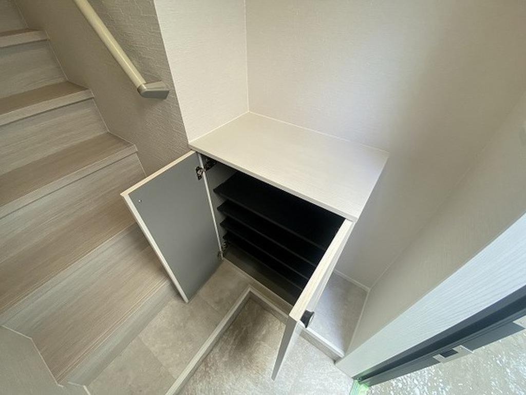 (12/24) 玄関 (12/24) 玄関