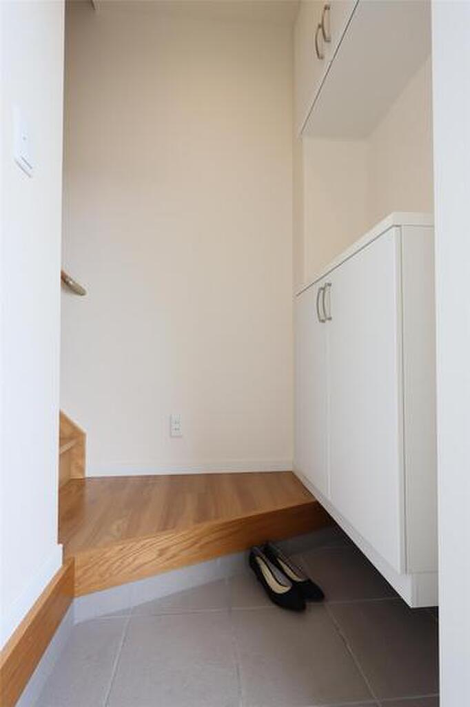 (9/26) 玄関 (9/26) 玄関