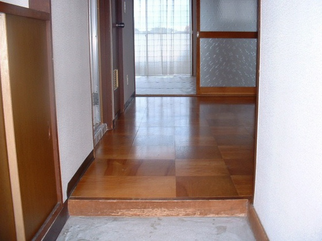 (6/17) 玄関 (6/17) 玄関