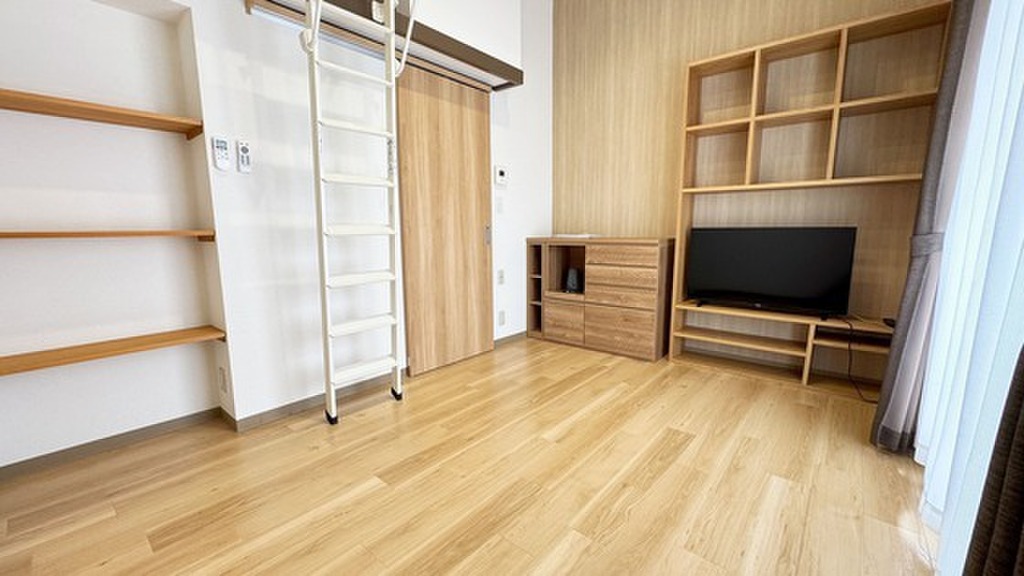 (2/18) 居室・リビング (2/18) 居室・リビング