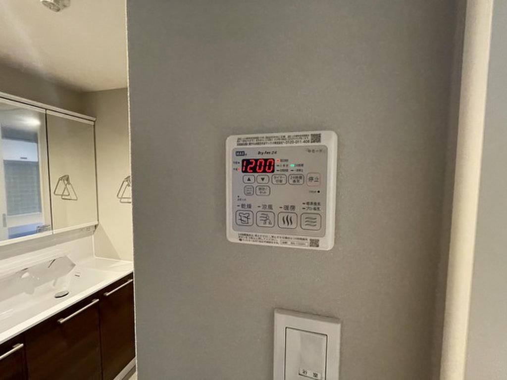 (8/14) 玄関 (8/14) 玄関