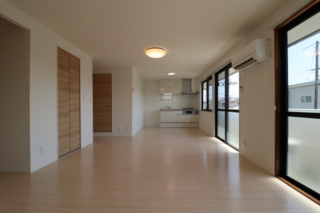 (2/24) 居室・リビング (2/24) 居室・リビング