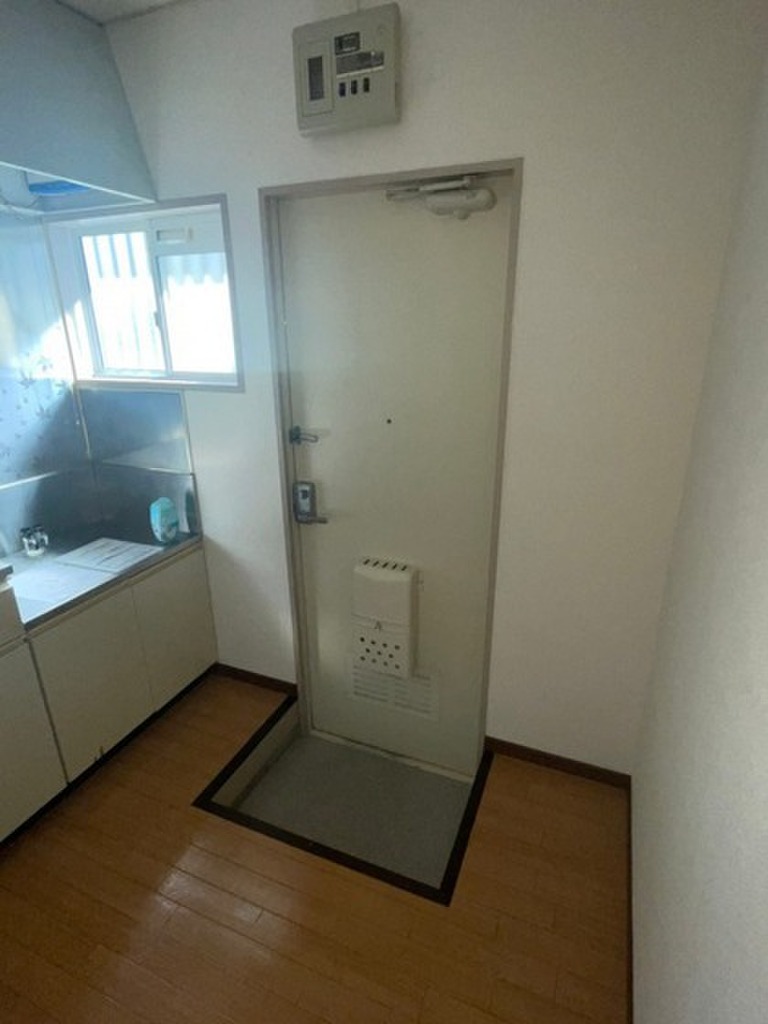 (9/18) 玄関 (9/18) 玄関