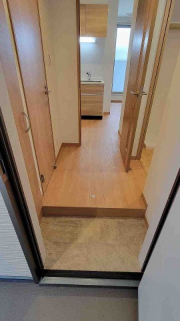 (8/27) 玄関 (8/27) 玄関