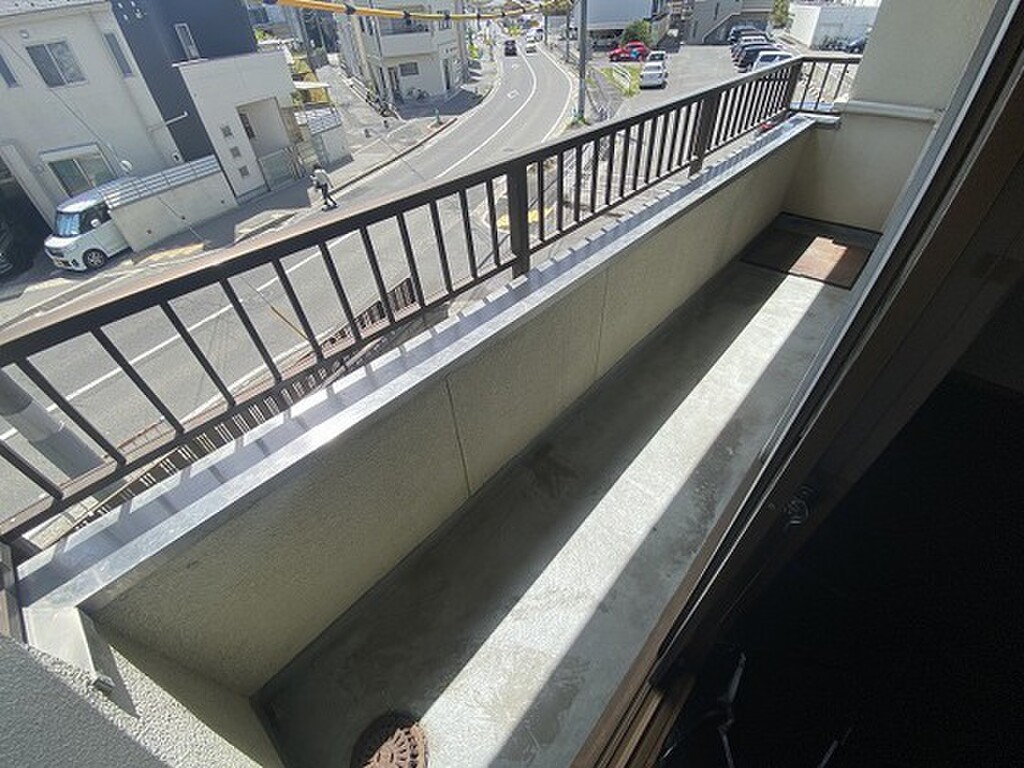 (7/12) バルコニー (7/12) バルコニー