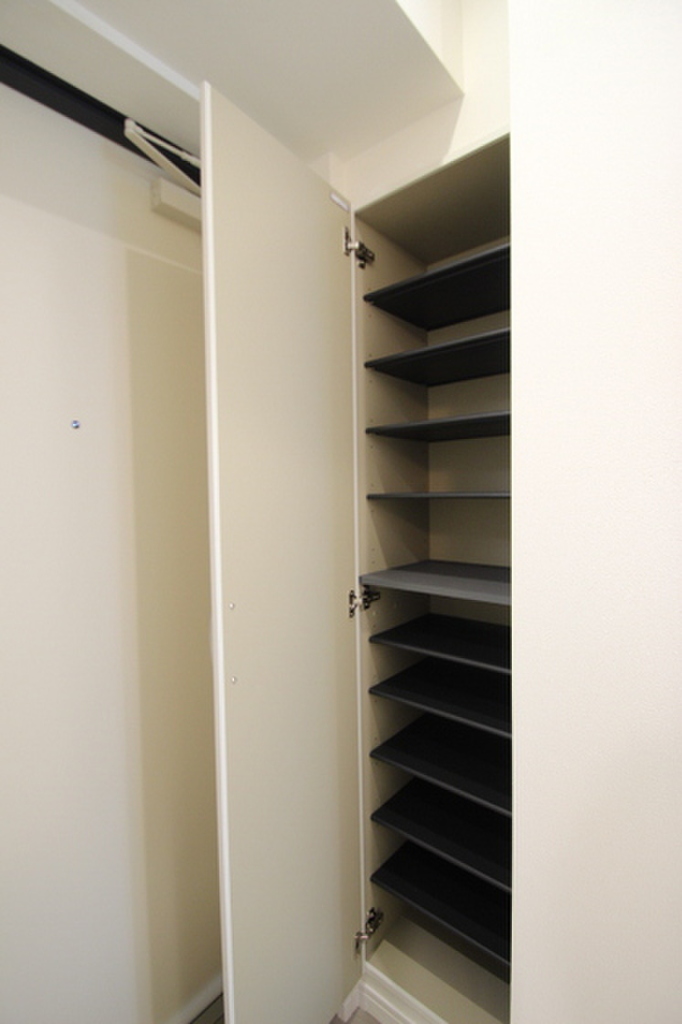 (16/18) 玄関 (16/18) 玄関