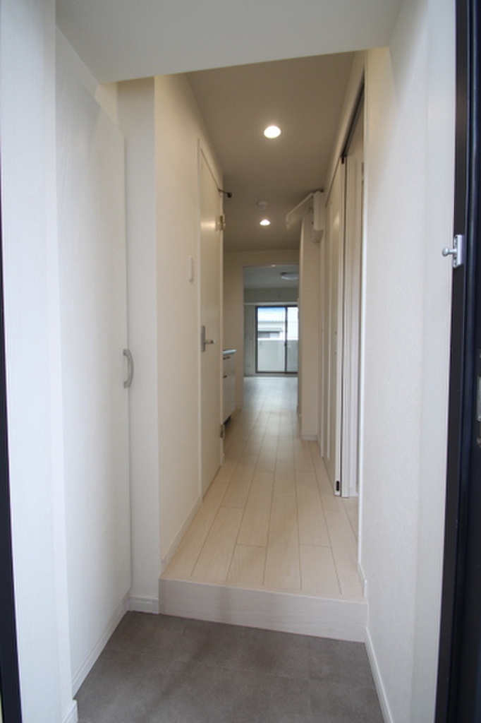 (6/18) 玄関 (6/18) 玄関