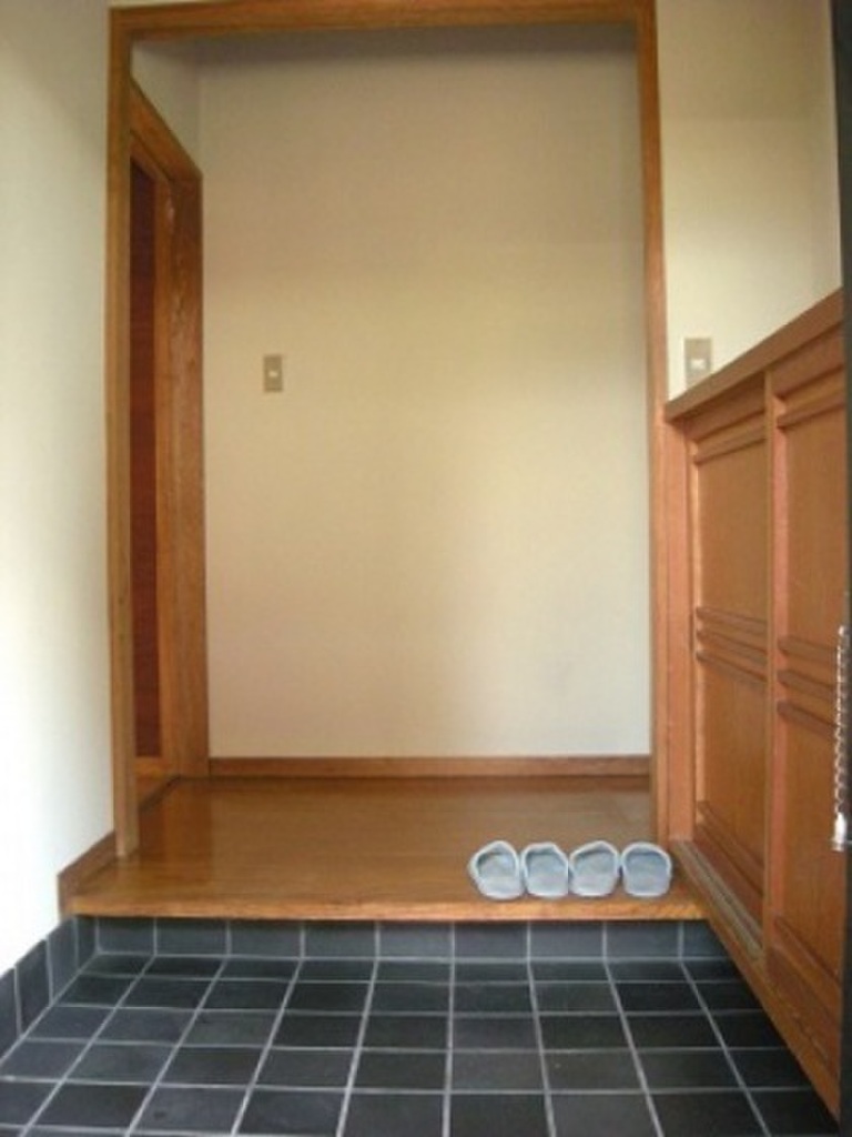 (9/16) 玄関 (9/16) 玄関