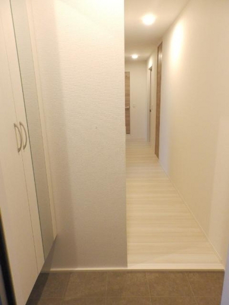 (8/25) 玄関 (8/25) 玄関