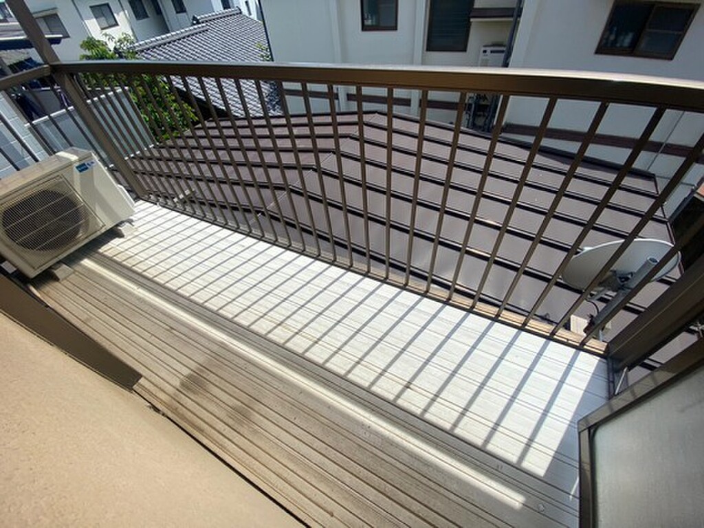 (13/33) バルコニー (13/33) バルコニー