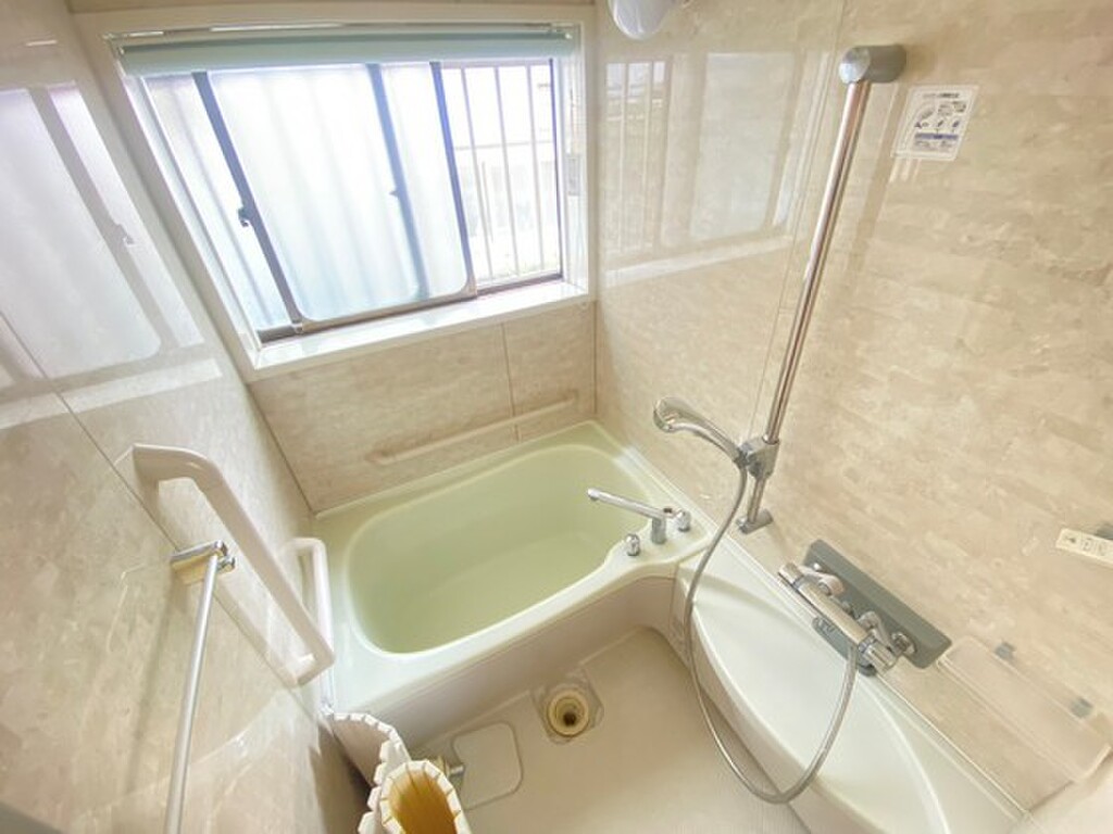 (4/33) バス (4/33) バス