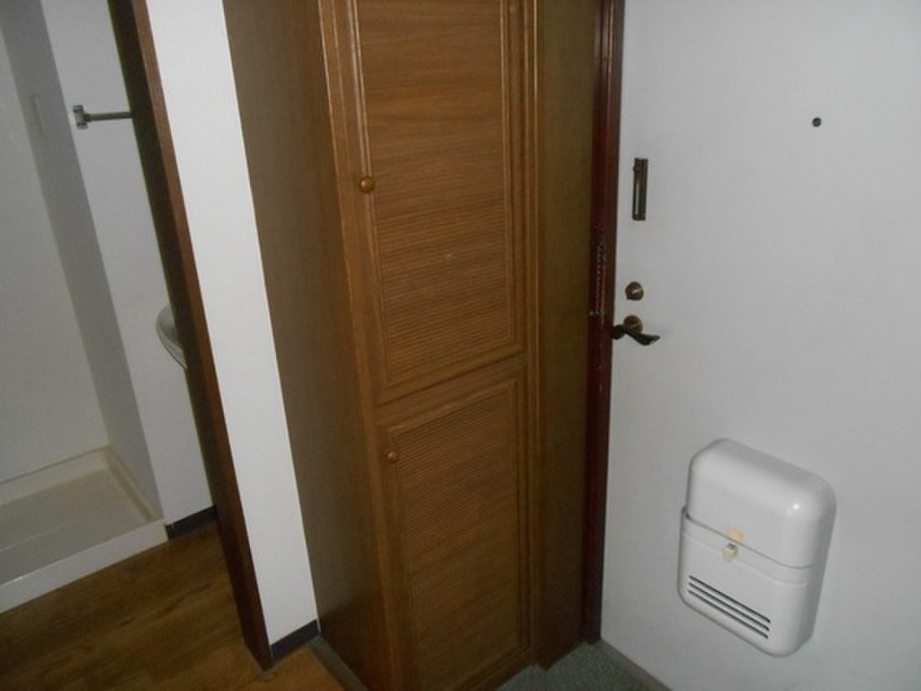 (12/18) 玄関 (12/18) 玄関