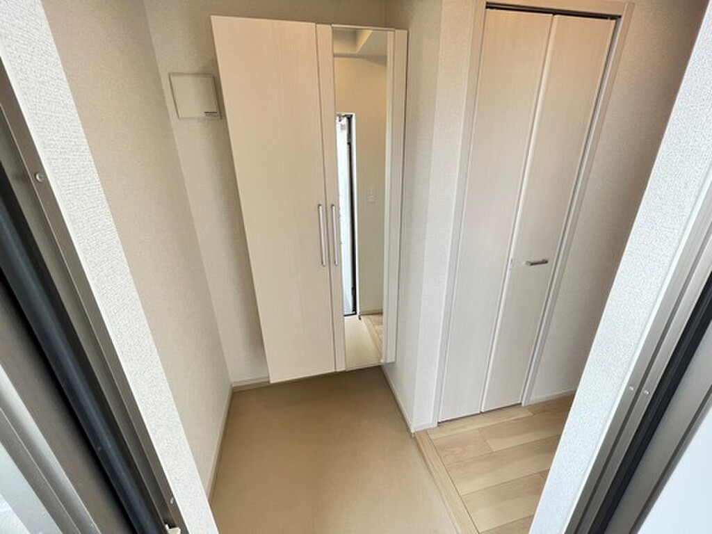 (6/25) 玄関 (6/25) 玄関