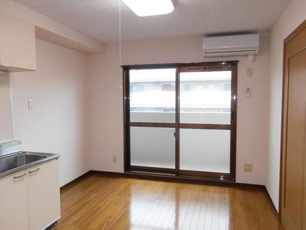 (2/13) 居室・リビング (2/13) 居室・リビング