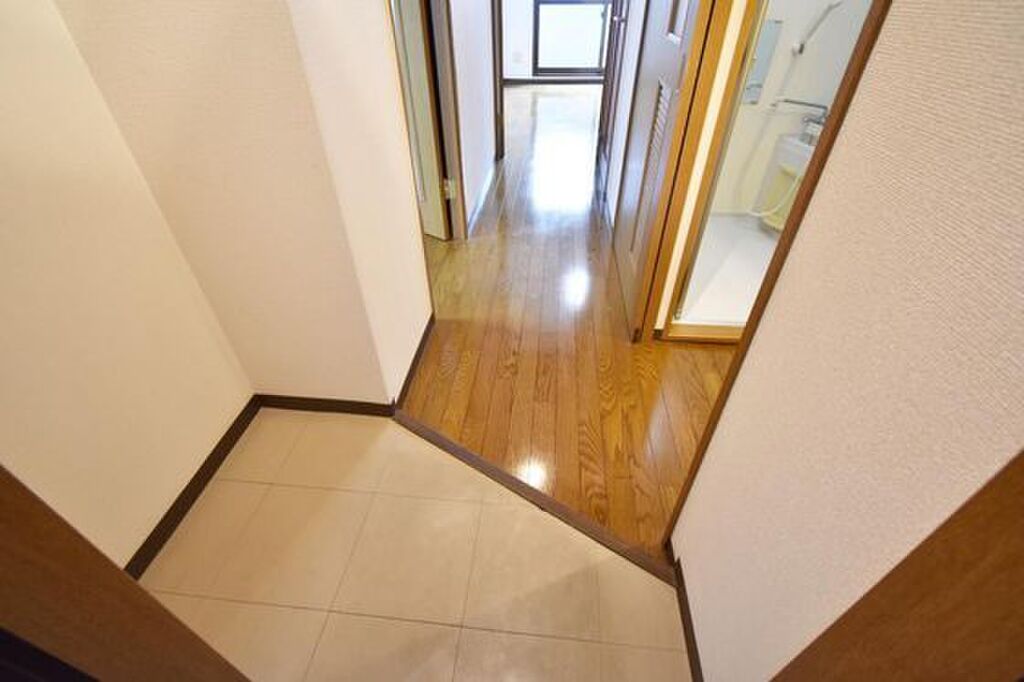 (9/13) 玄関 (9/13) 玄関