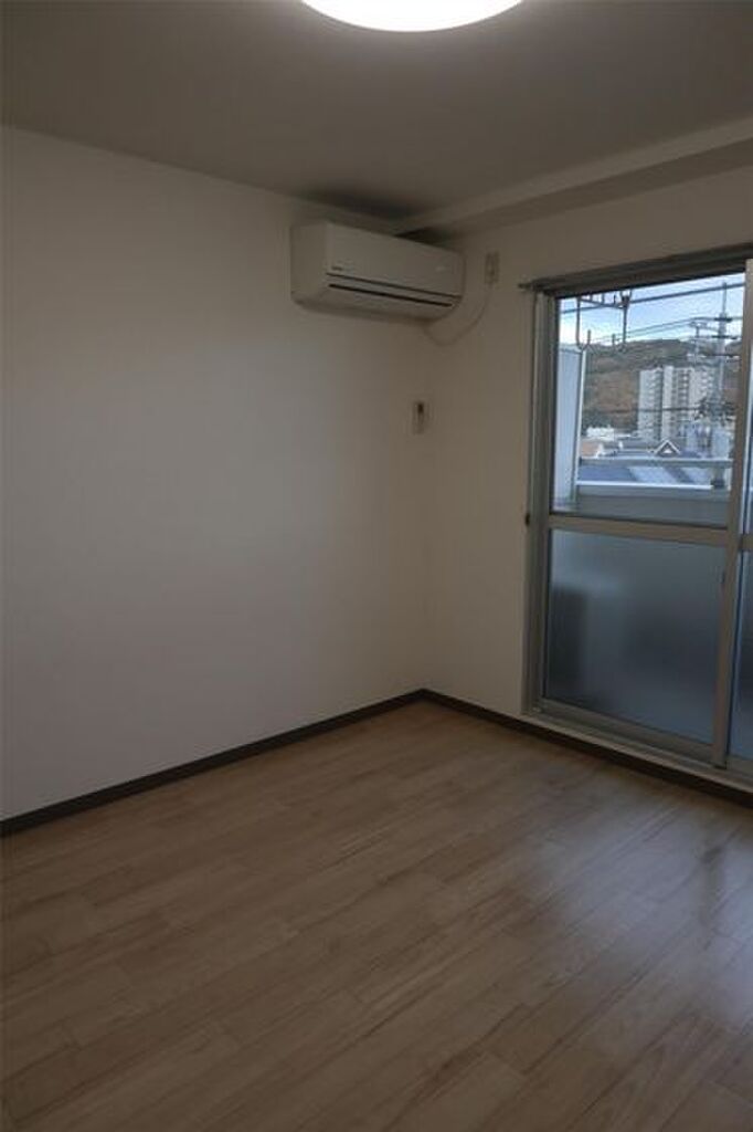 (8/13) ※他号室の写真です