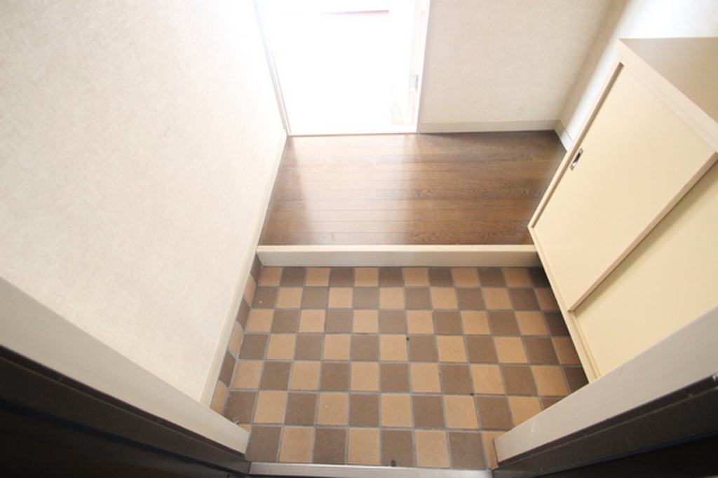 (8/25) 玄関 (8/25) 玄関