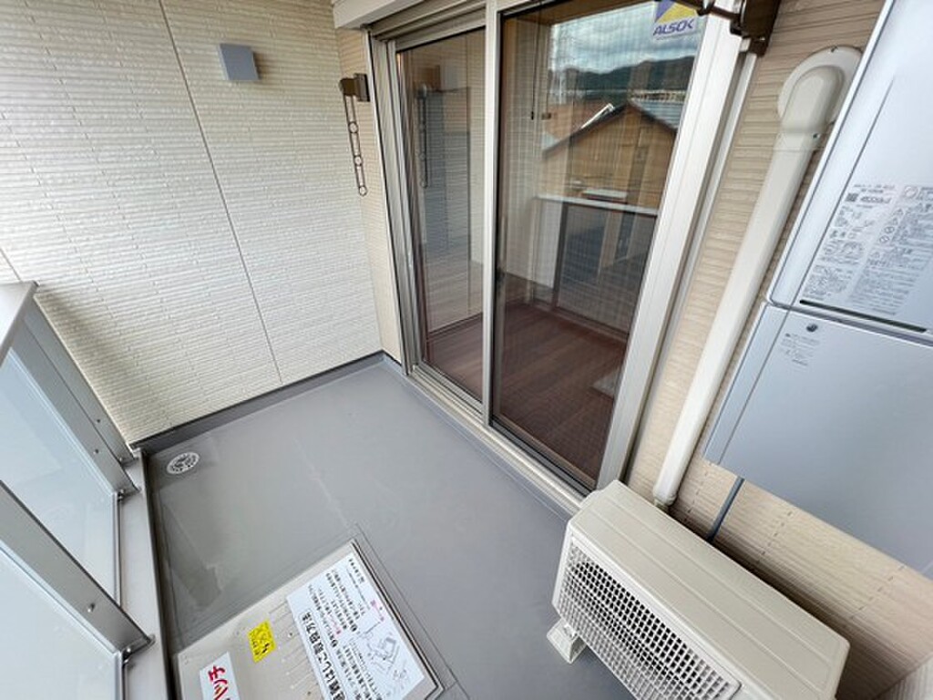 (12/25) バルコニー (12/25) バルコニー