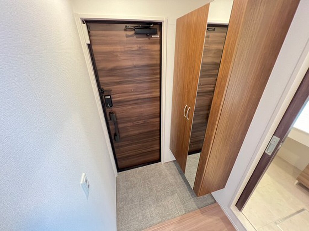 (6/25) 玄関 (6/25) 玄関