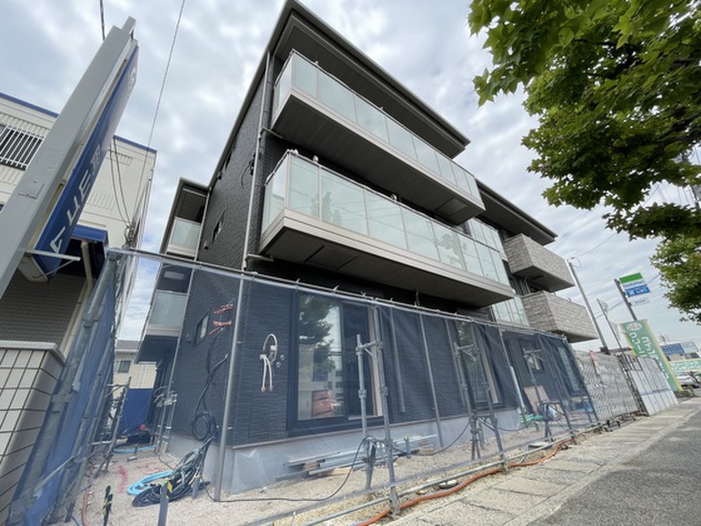 (13/21) バルコニー