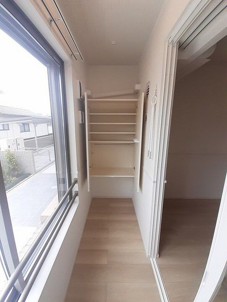 (14/18) バルコニー