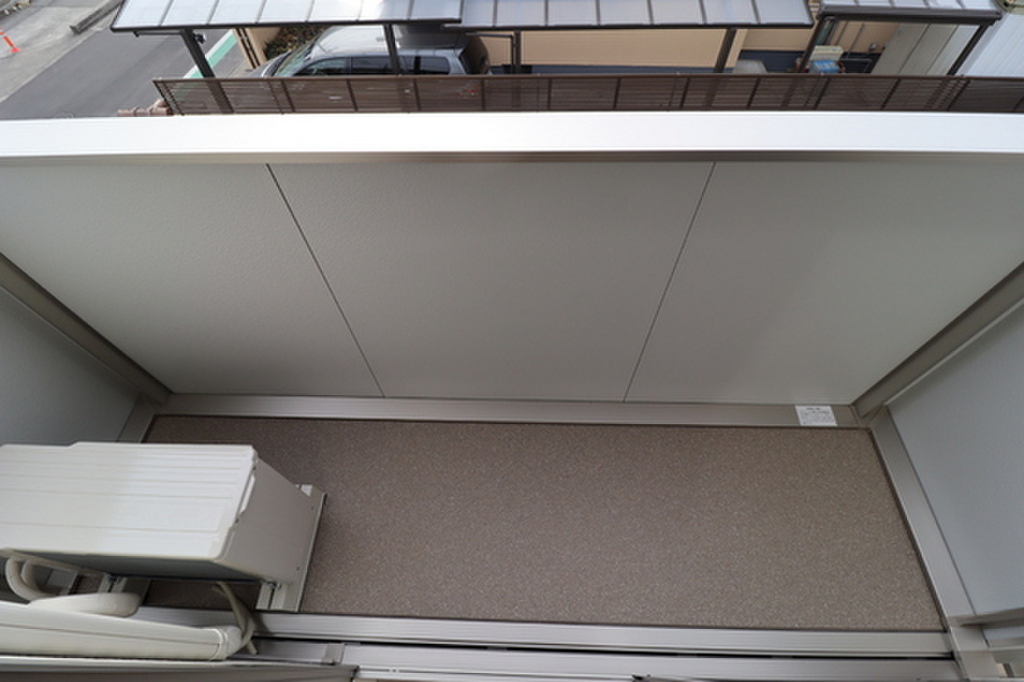 (13/24) バルコニー