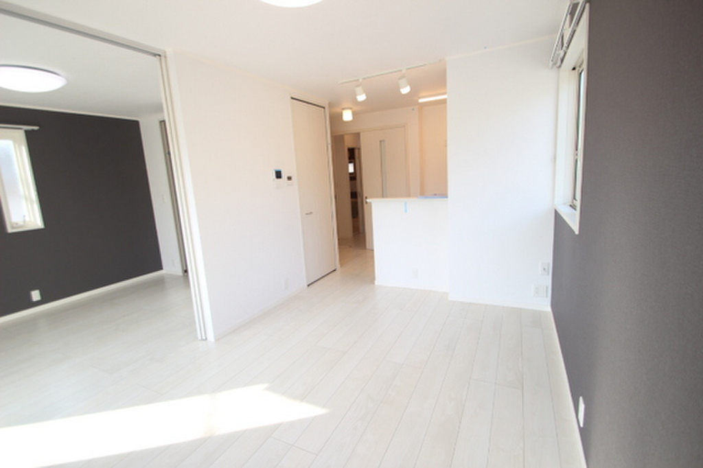 (2/24) 居室・リビング (2/24) 居室・リビング