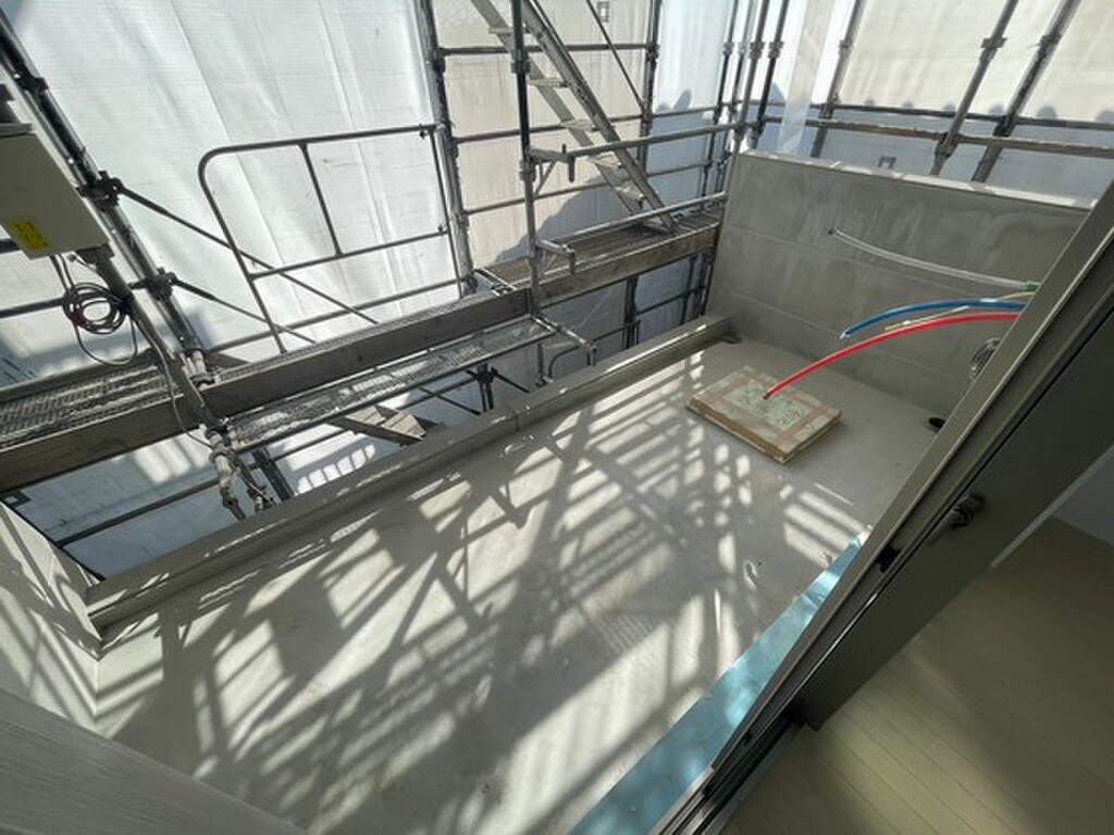 (13/21) バルコニー