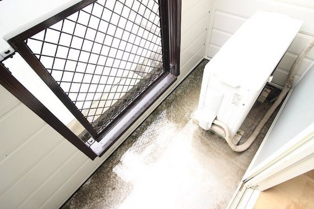 (10/18) バルコニー (10/18) バルコニー