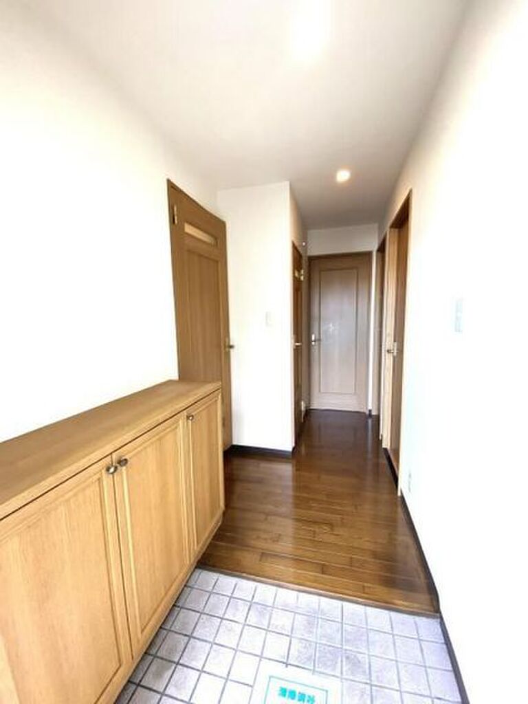 (8/15) 玄関 (8/15) 玄関