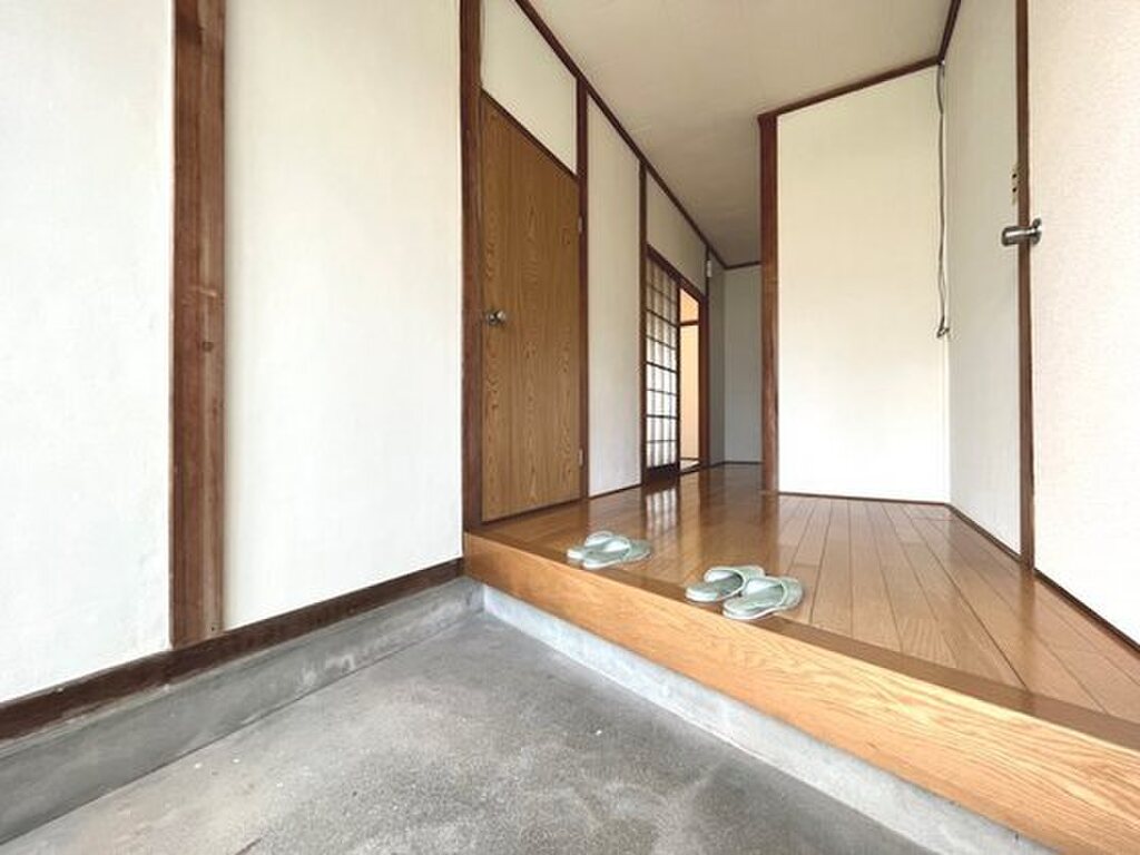 (8/20) 玄関 (8/20) 玄関