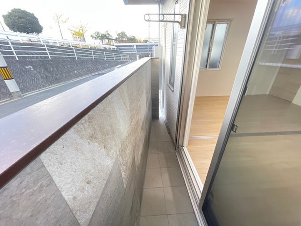 (13/22) バルコニー (13/22) バルコニー